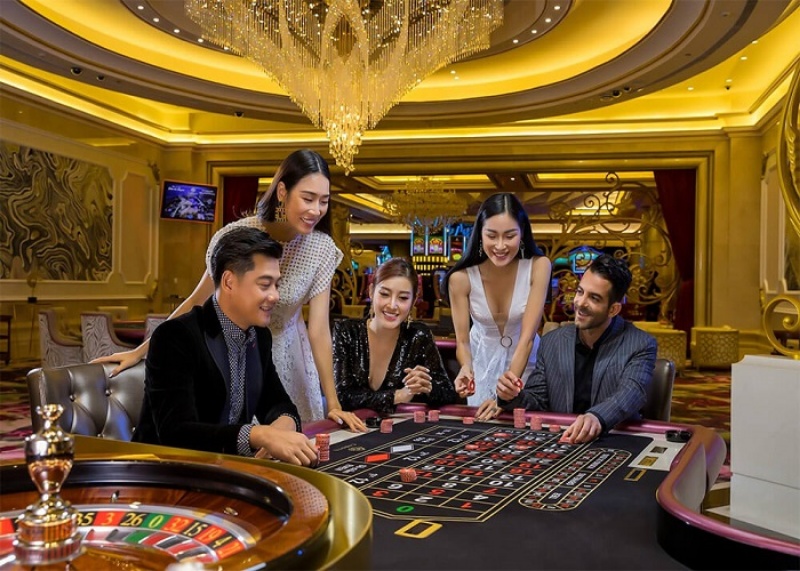 Trang phục đi chơi casino ở Singapore